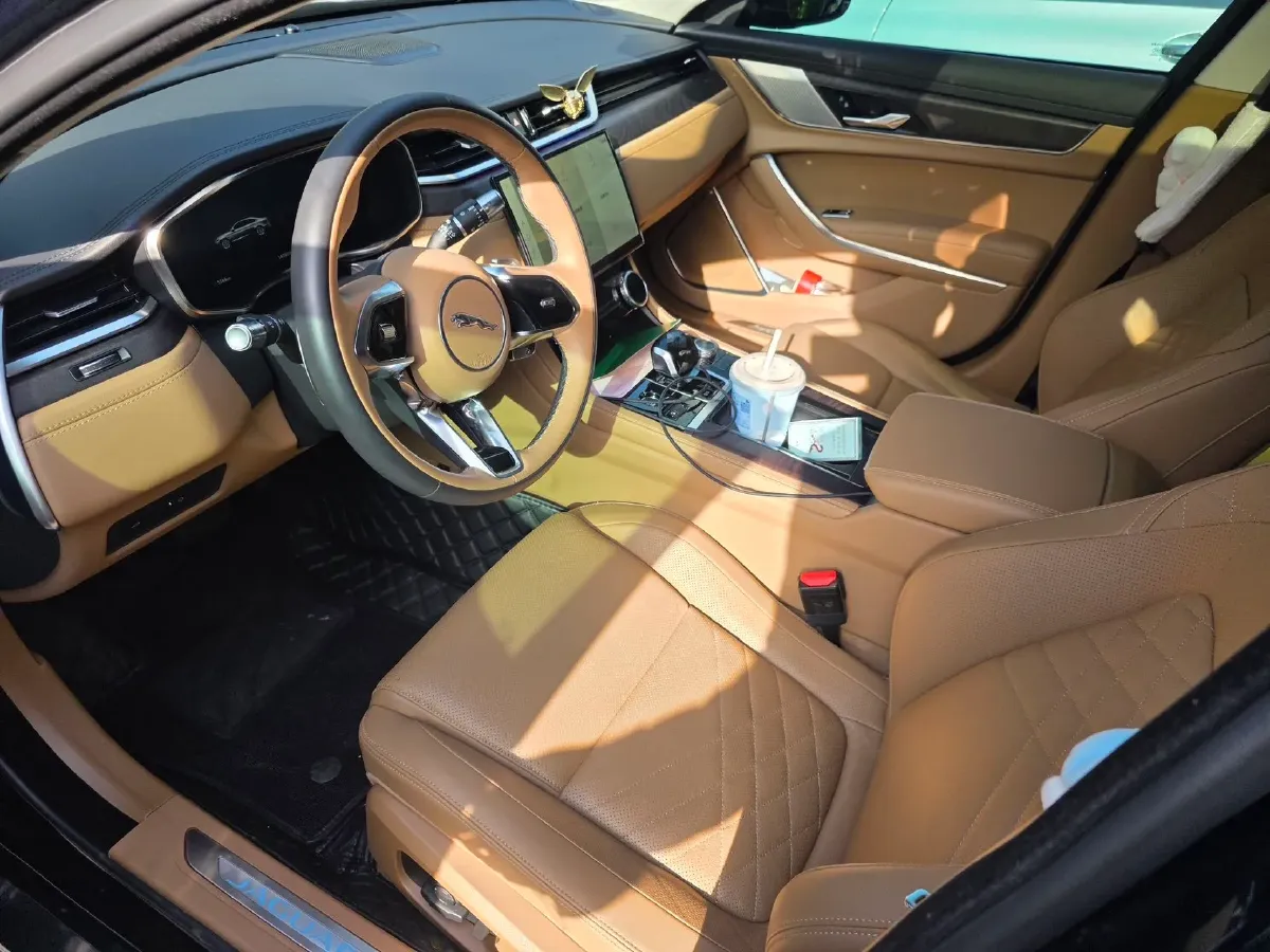 2022 Jaguar XFL 2.0T 250HP L4 8AT,autocango,china used car exporter,china ev exporter,chinese used car exporter,chinese used ev exporter