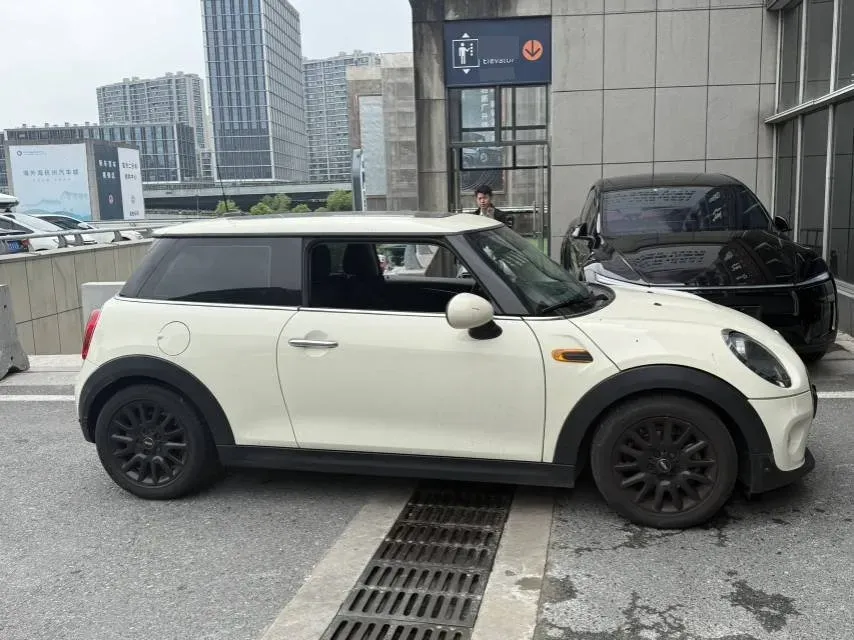 2019 MINI MINI 1.5T 102HP L3 7DCT,autocango,china used car exporter,china ev exporter,chinese used car exporter,chinese used ev exporter