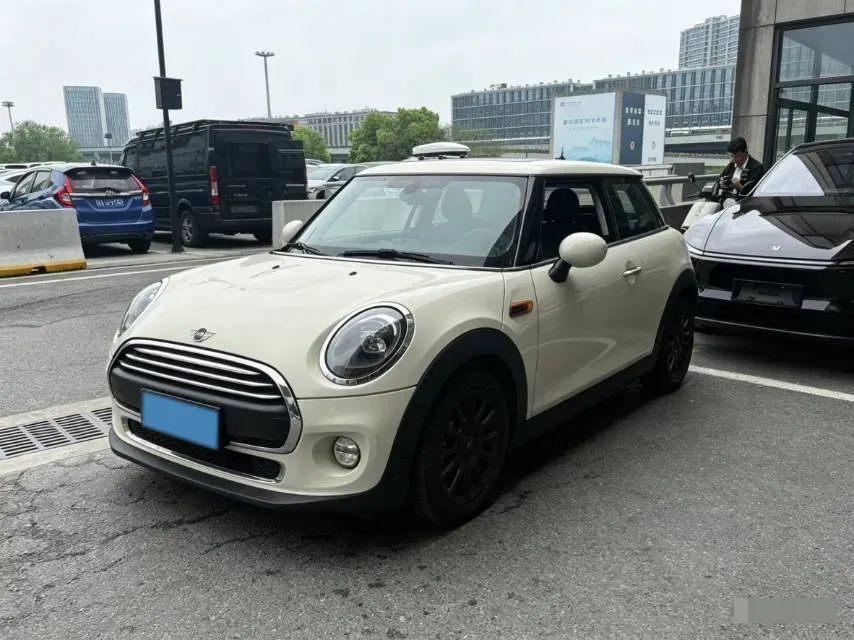 2019 MINI MINI 1.5T 102HP L3 7DCT,autocango,china used car exporter,china ev exporter,chinese used car exporter,chinese used ev exporter