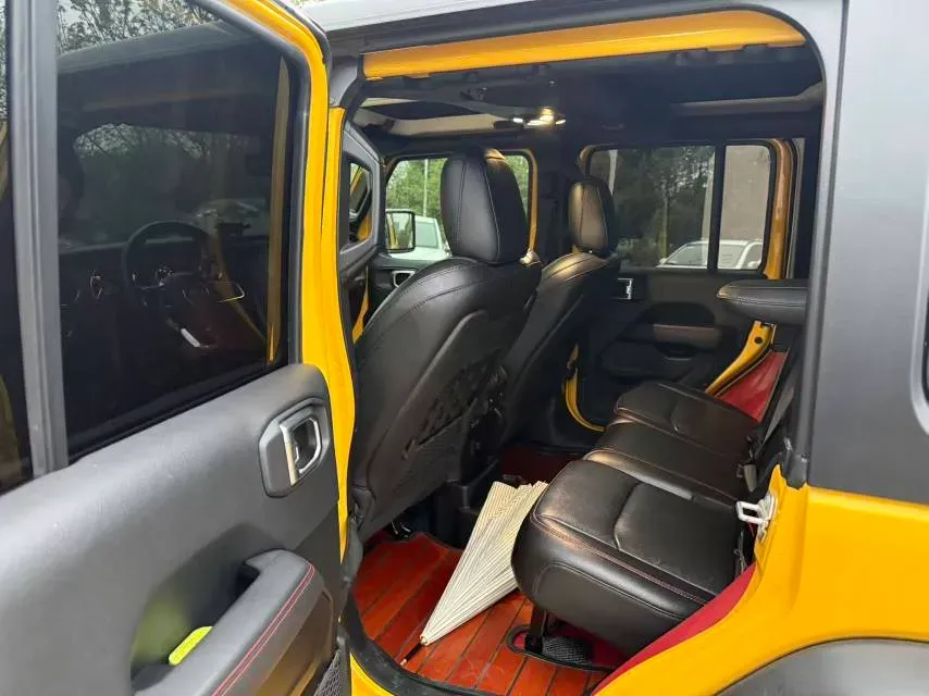 2021 Jeep Wrangler 2.0T 266HP L4 8AT,autocango,china used car exporter,china ev exporter,chinese used car exporter,chinese used ev exporter