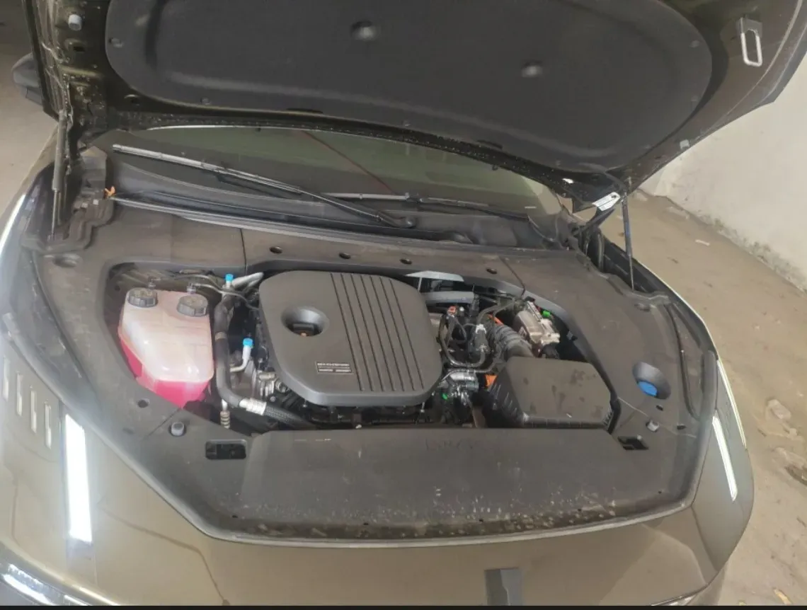 2025 LYNK&CO 10 EM-P 1.5T 163HP L4 3DHT PHEV,autocango,china used car exporter,china ev exporter,chinese used car exporter,chinese used ev exporter