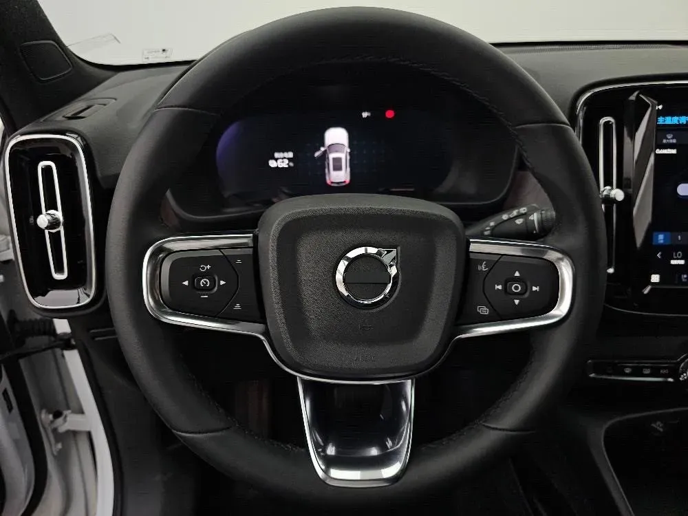 2024 Volvo XC40 BEV 73KWH,autocango,china used car exporter,china ev exporter,chinese used car exporter,chinese used ev exporter