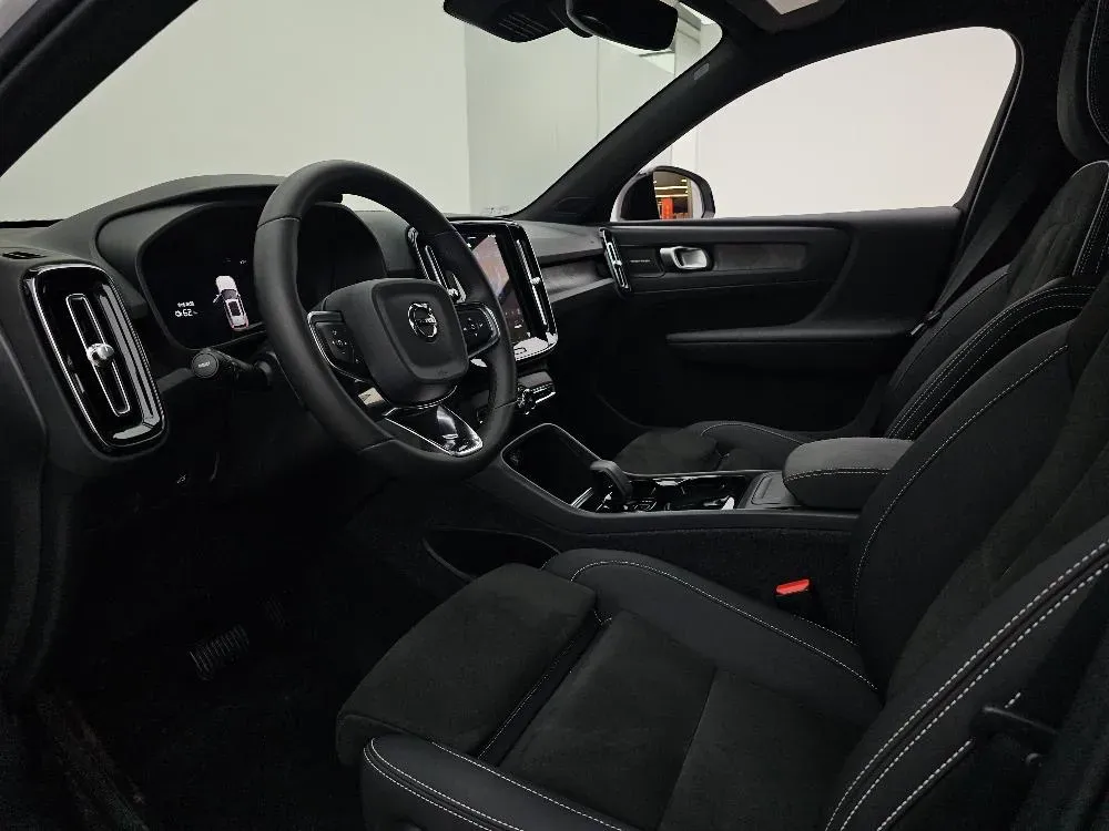 2024 Volvo XC40 BEV 73KWH,autocango,china used car exporter,china ev exporter,chinese used car exporter,chinese used ev exporter