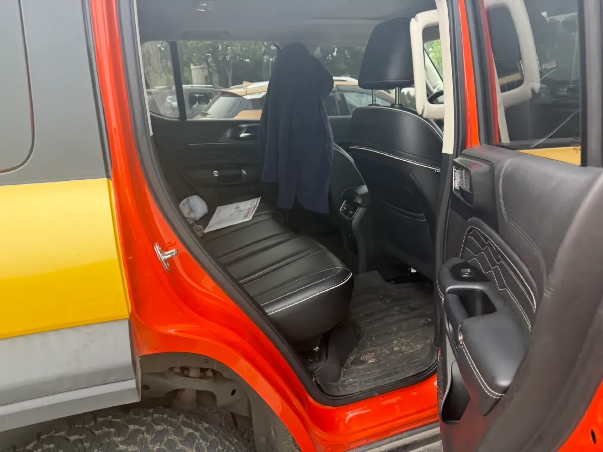 2021 Tank 300 2.0T 227HP L4 8AT,autocango,china used car exporter,china ev exporter,chinese used car exporter,chinese used ev exporter