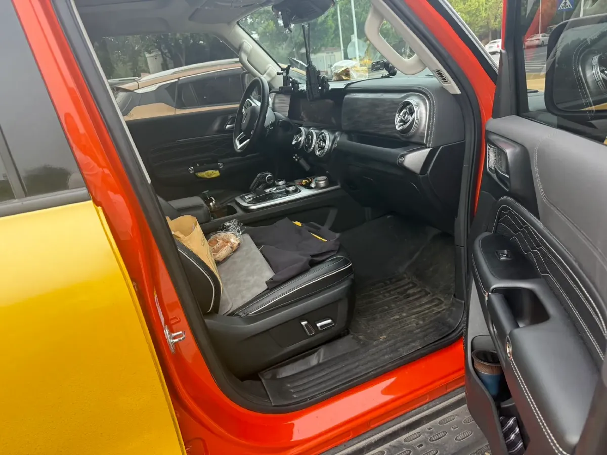 2021 Tank 300 2.0T 227HP L4 8AT,autocango,china used car exporter,china ev exporter,chinese used car exporter,chinese used ev exporter