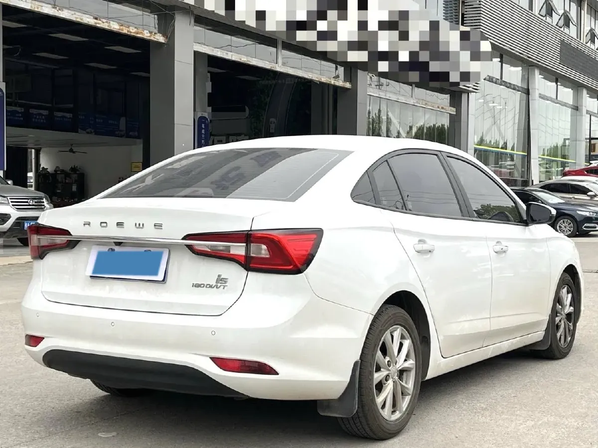 2020 Roewe i5 1.5L 120HP L4 5MT,autocango,china used car exporter,china ev exporter,chinese used car exporter,chinese used ev exporter