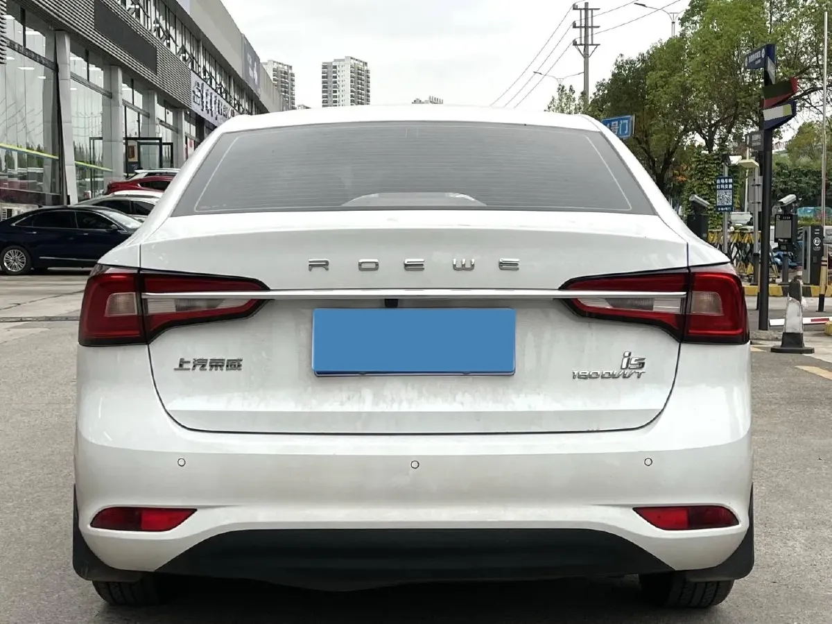 2020 Roewe i5 1.5L 120HP L4 5MT,autocango,china used car exporter,china ev exporter,chinese used car exporter,chinese used ev exporter