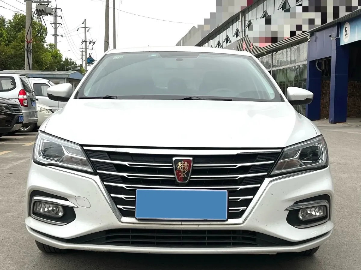 2020 Roewe i5 1.5L 120HP L4 5MT,autocango,china used car exporter,china ev exporter,chinese used car exporter,chinese used ev exporter