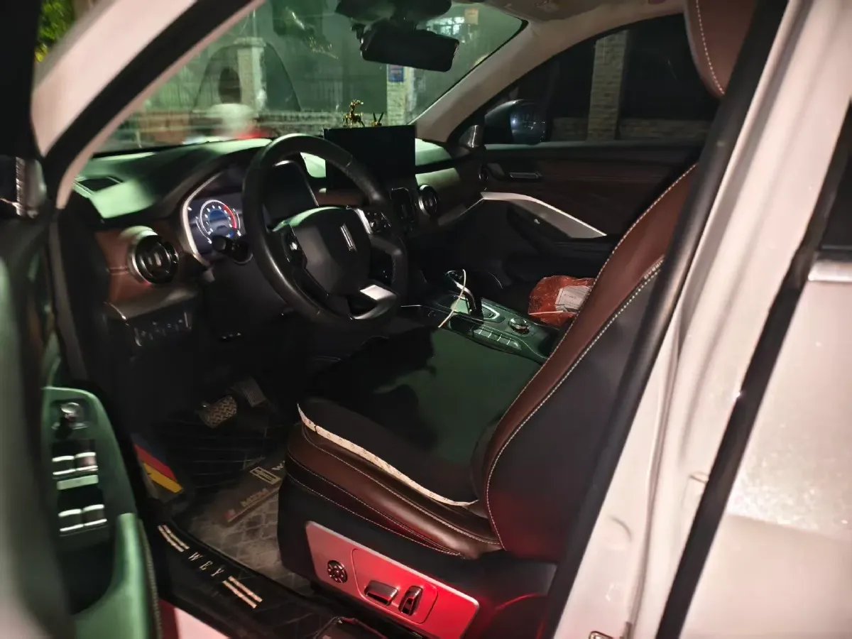 2021 WEY VV6 2.0T 227HP L4 7DCT,autocango,china used car exporter,china ev exporter,chinese used car exporter,chinese used ev exporter