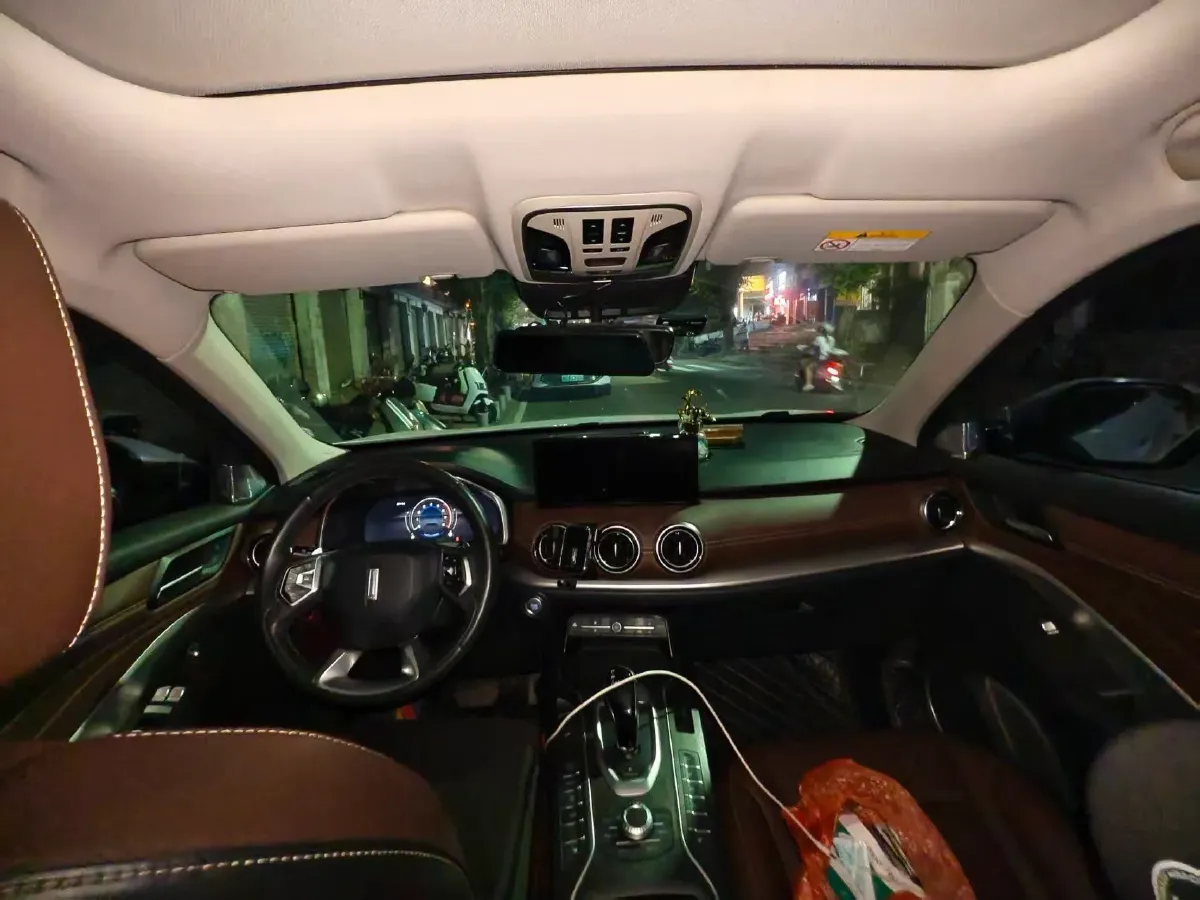 2021 WEY VV6 2.0T 227HP L4 7DCT,autocango,china used car exporter,china ev exporter,chinese used car exporter,chinese used ev exporter