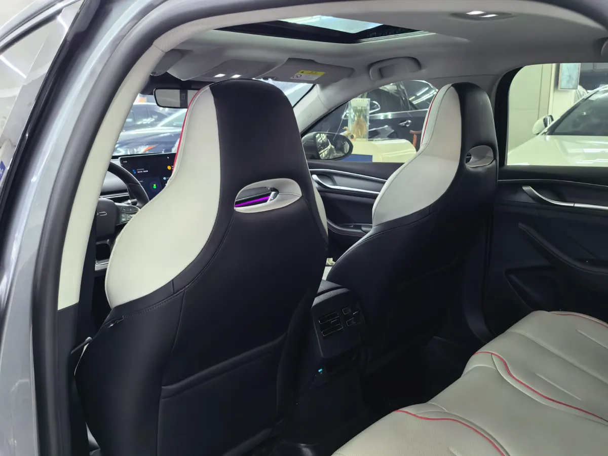 2022 ChangAn Oshan Z6 1.5T 170HP L4 6TCT PHEV 28.4KWH,autocango,china used car exporter,china ev exporter,chinese used car exporter,chinese used ev exporter