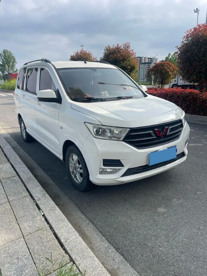 2018 WuLing HongGuang 1.5L 105HP L4 5MT,autocango,china used car exporter,china ev exporter,chinese used car exporter,chinese used ev exporter