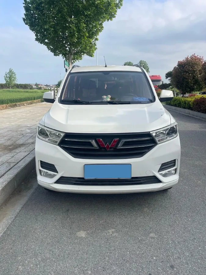 2018 WuLing HongGuang 1.5L 105HP L4 5MT,autocango,china used car exporter,china ev exporter,chinese used car exporter,chinese used ev exporter