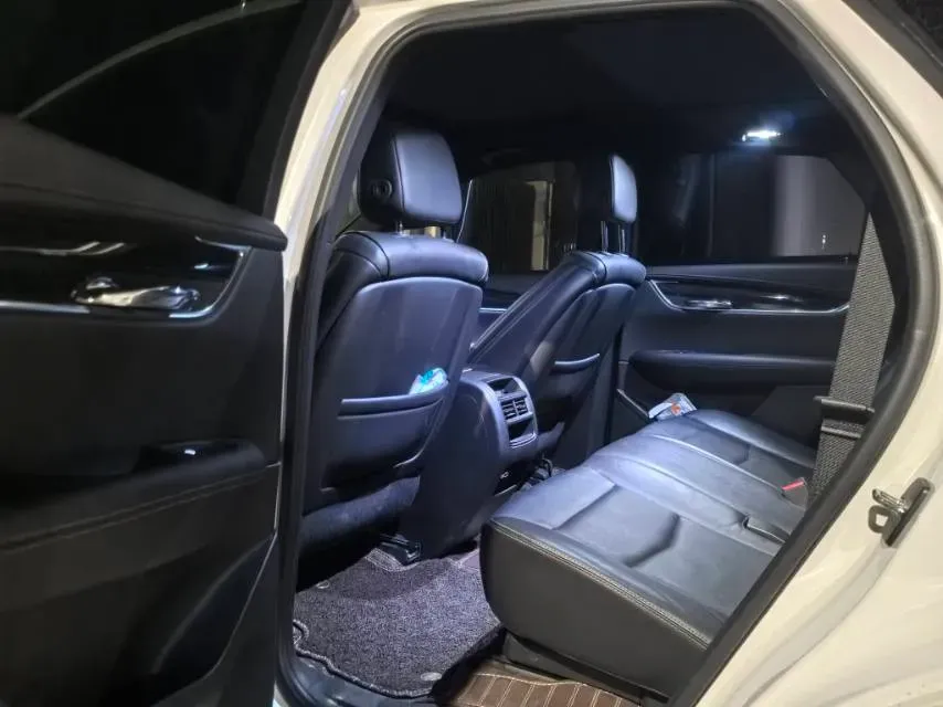 2020 Cadillac XT5 2.0T 237HP L4 9AT,autocango,china used car exporter,china ev exporter,chinese used car exporter,chinese used ev exporter