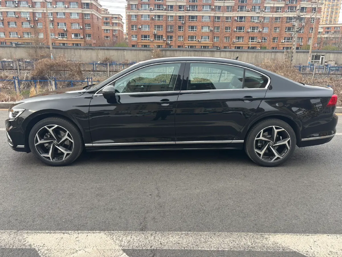 2026 Volkswagen Magotan 2.0T 220HP L4 7DCT,autocango,china used car exporter,china ev exporter,chinese used car exporter,chinese used ev exporter