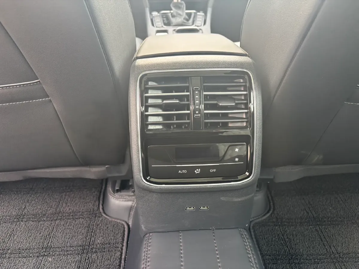 2026 Volkswagen Magotan 2.0T 220HP L4 7DCT,autocango,china used car exporter,china ev exporter,chinese used car exporter,chinese used ev exporter