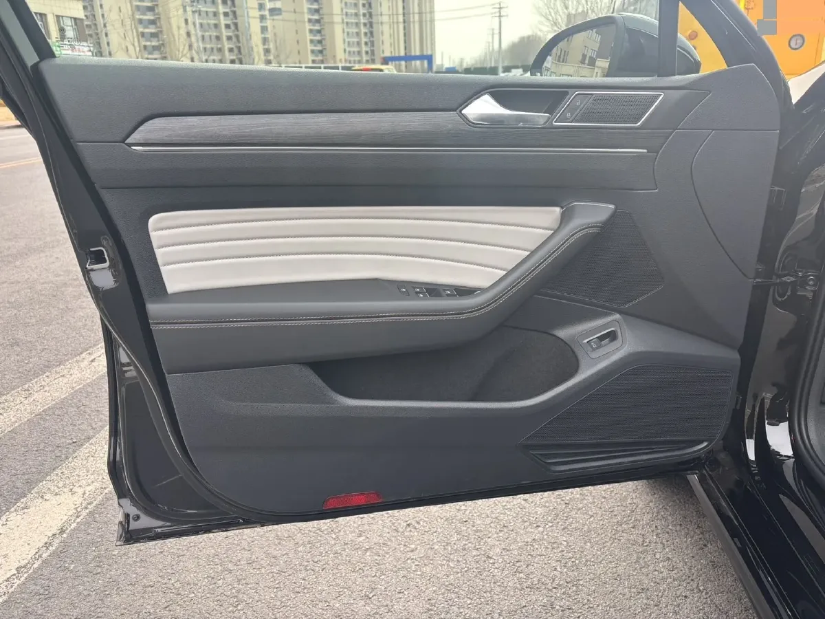 2026 Volkswagen Magotan 2.0T 220HP L4 7DCT,autocango,china used car exporter,china ev exporter,chinese used car exporter,chinese used ev exporter