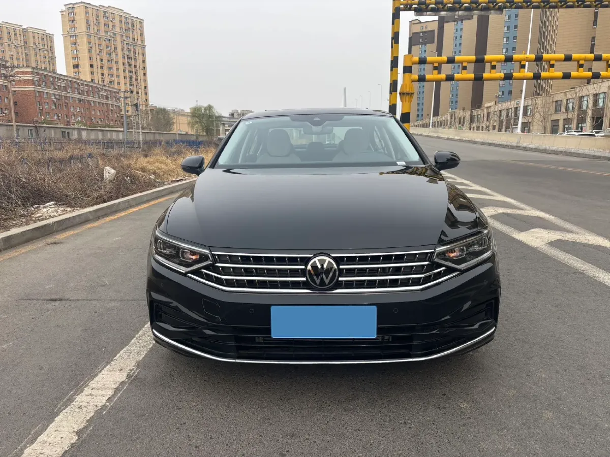 2026 Volkswagen Magotan 2.0T 220HP L4 7DCT,autocango,china used car exporter,china ev exporter,chinese used car exporter,chinese used ev exporter