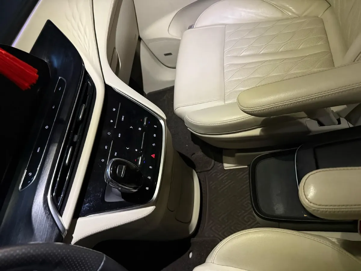 2021 Buick GL8 2.0T 237HP L4 9AT,autocango,china used car exporter,china ev exporter,chinese used car exporter,chinese used ev exporter