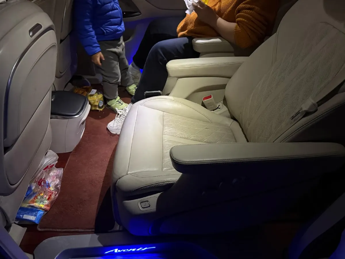 2021 Buick GL8 2.0T 237HP L4 9AT,autocango,china used car exporter,china ev exporter,chinese used car exporter,chinese used ev exporter