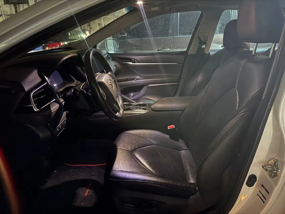 2021 Toyota Camry 2.5L 209HP L4 8AT,autocango,china used car exporter,china ev exporter,chinese used car exporter,chinese used ev exporter