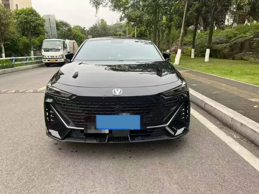 2022 ChangAn UNI-V 1.5T 188HP L4 7DCT,autocango,china used car exporter,china ev exporter,chinese used car exporter,chinese used ev exporter