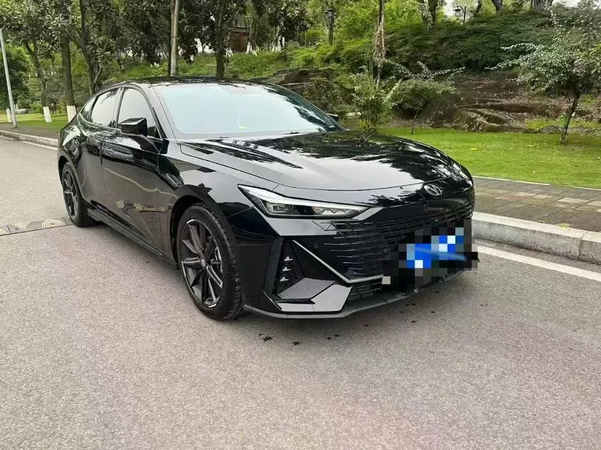 2022 ChangAn UNI-V 1.5T 188HP L4 7DCT,autocango,china used car exporter,china ev exporter,chinese used car exporter,chinese used ev exporter