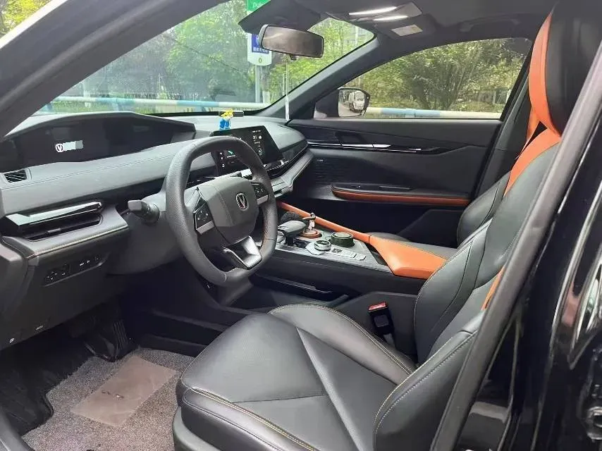 2022 ChangAn UNI-V 1.5T 188HP L4 7DCT,autocango,china used car exporter,china ev exporter,chinese used car exporter,chinese used ev exporter