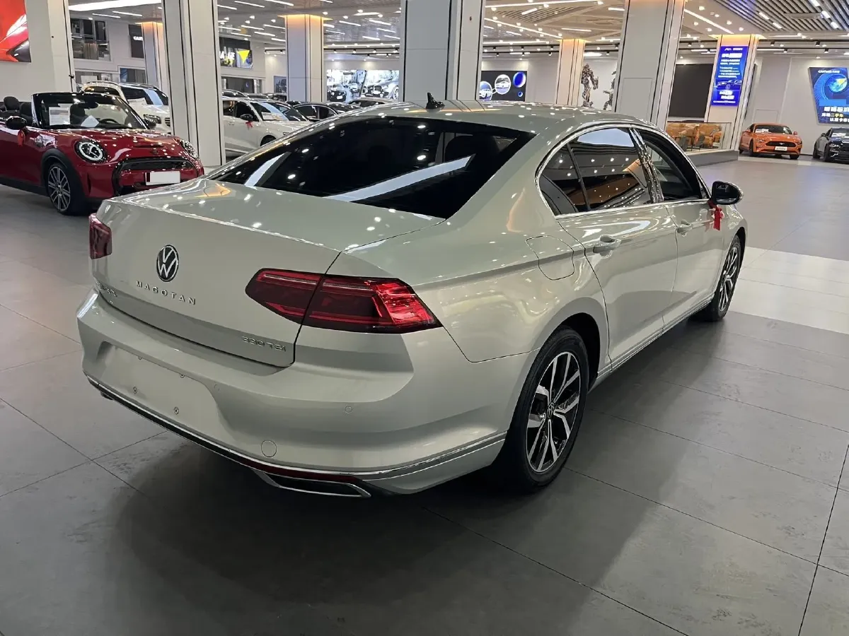 2020 Volkswagen Magotan 2.0T 186HP L4 7DCT,autocango,china used car exporter,china ev exporter,chinese used car exporter,chinese used ev exporter