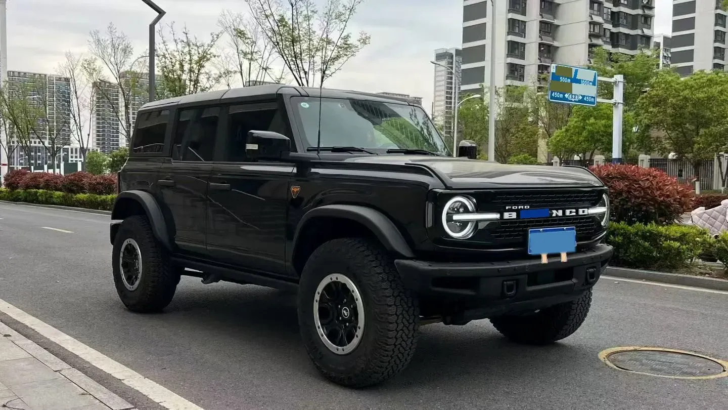 2024 Ford Bronco 2.3T 275HP L4 10AT,autocango,china used car exporter,china ev exporter,chinese used car exporter,chinese used ev exporter