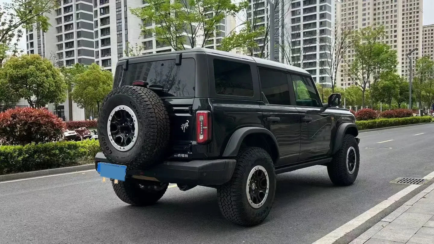 2024 Ford Bronco 2.3T 275HP L4 10AT,autocango,china used car exporter,china ev exporter,chinese used car exporter,chinese used ev exporter