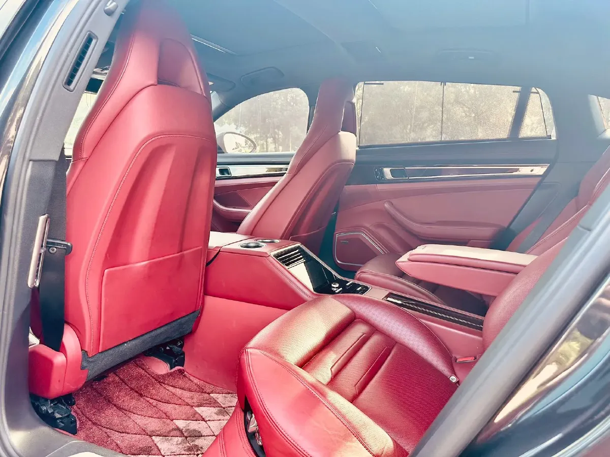 2019 Porsche Panamera 2.9T 330HP V6 8DCT,autocango,china used car exporter,china ev exporter,chinese used car exporter,chinese used ev exporter