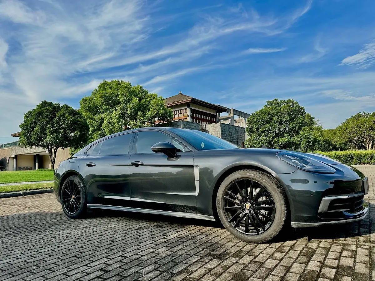 2019 Porsche Panamera 2.9T 330HP V6 8DCT,autocango,china used car exporter,china ev exporter,chinese used car exporter,chinese used ev exporter