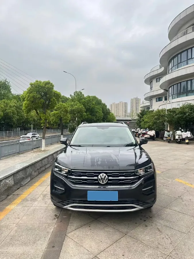 2019 Jeep Cherokee 2.0T 234HP L4 9AT,autocango,china used car exporter,china ev exporter,chinese used car exporter,chinese used ev exporter