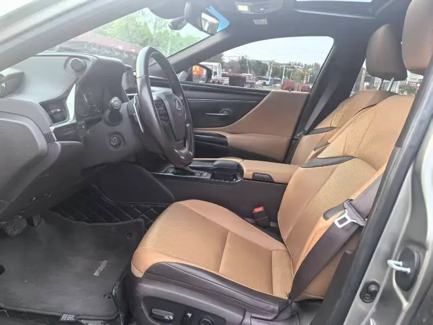 2020 Lexus ES 2.5L 207HP L4 8AT,autocango,china used car exporter,china ev exporter,chinese used car exporter,chinese used ev exporter