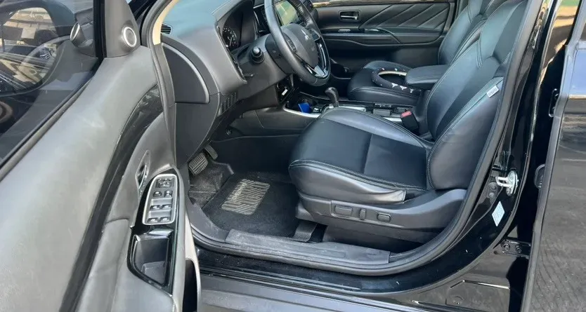 2020 Mitsubishi Outlander 2.0L 166HP L4 CVT,autocango,china used car exporter,china ev exporter,chinese used car exporter,chinese used ev exporter