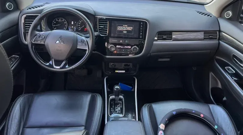 2020 Mitsubishi Outlander 2.0L 166HP L4 CVT,autocango,china used car exporter,china ev exporter,chinese used car exporter,chinese used ev exporter