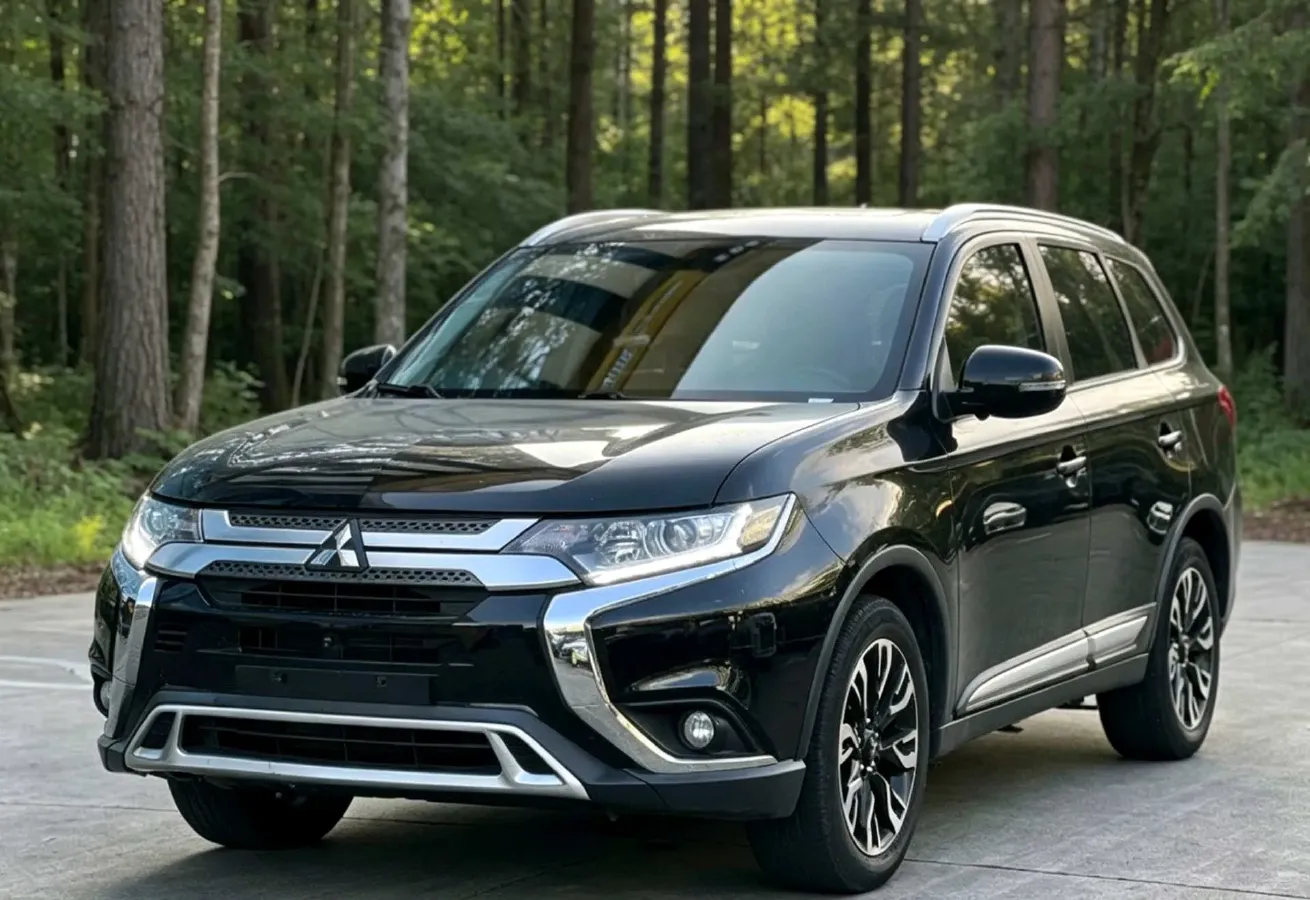 2020 Mitsubishi Outlander 2.0L 166HP L4 CVT,autocango,china used car exporter,china ev exporter,chinese used car exporter,chinese used ev exporter