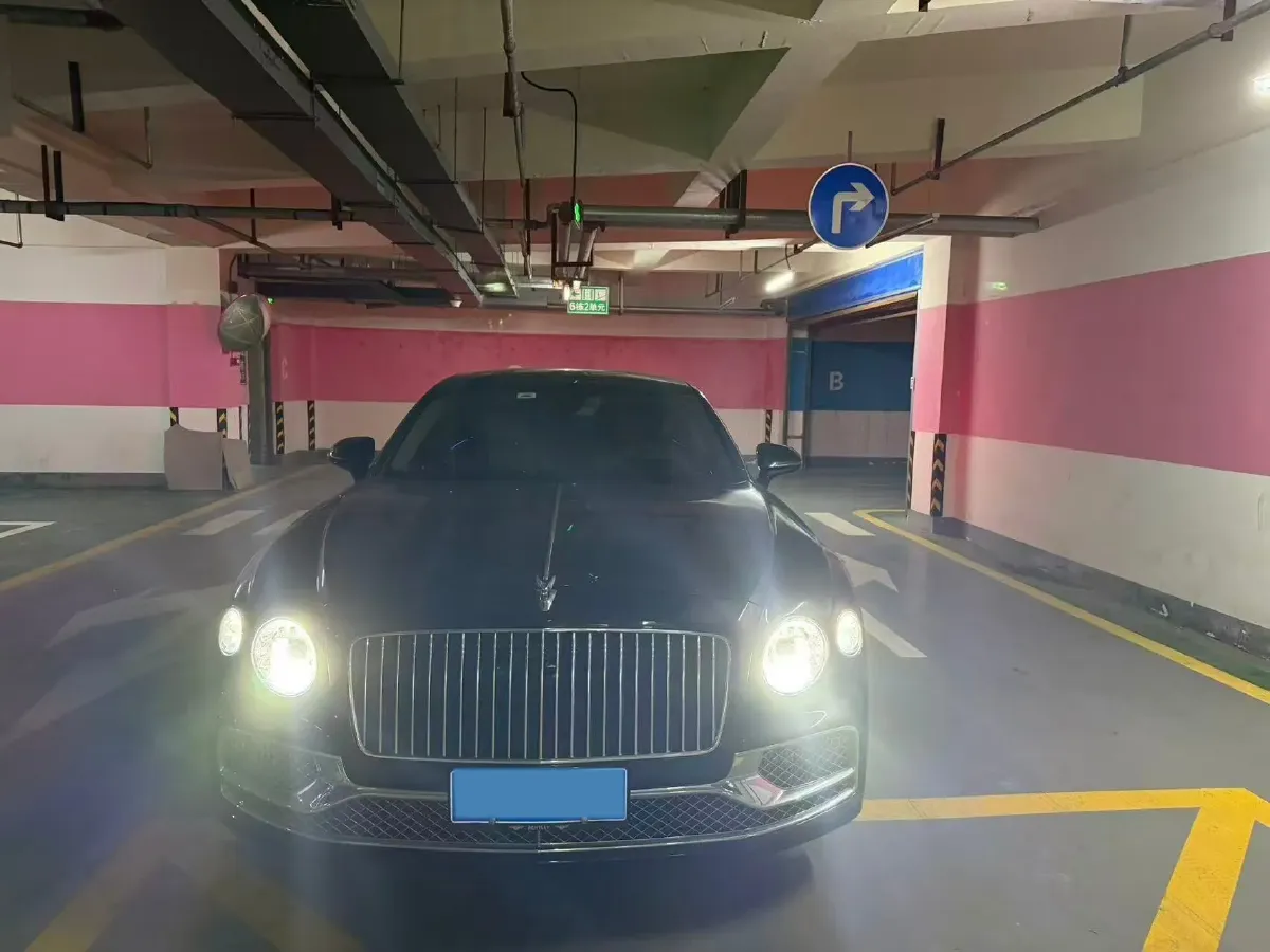 2022 Bentley Flying Spur 4.0T 550HP V8 8DCT,autocango,china used car exporter,china ev exporter,chinese used car exporter,chinese used ev exporter