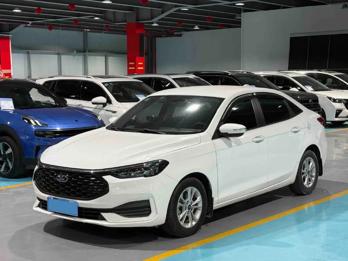 2021 Ford Escort 1.5L 122HP L3 6AT,autocango,china used car exporter,china ev exporter,chinese used car exporter,chinese used ev exporter
