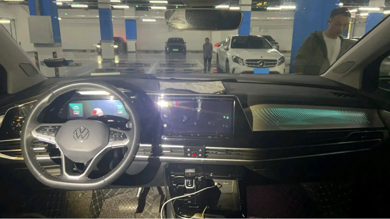 2022 Volkswagen Talagon 2.0T 220HP L4 7DCT,autocango,china used car exporter,china ev exporter,chinese used car exporter,chinese used ev exporter