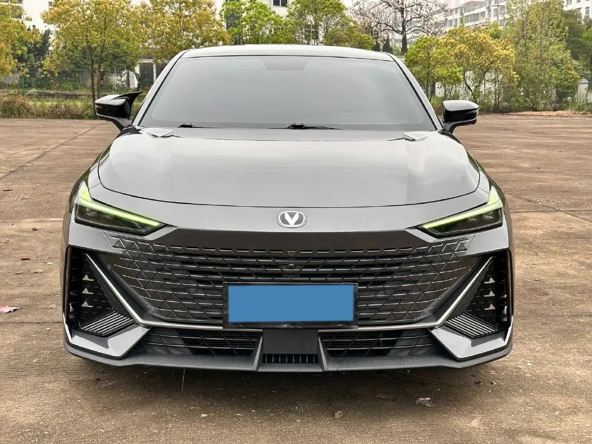 2022 ChangAn UNI-V 1.5T 188HP L4 7DCT,autocango,china used car exporter,china ev exporter,chinese used car exporter,chinese used ev exporter