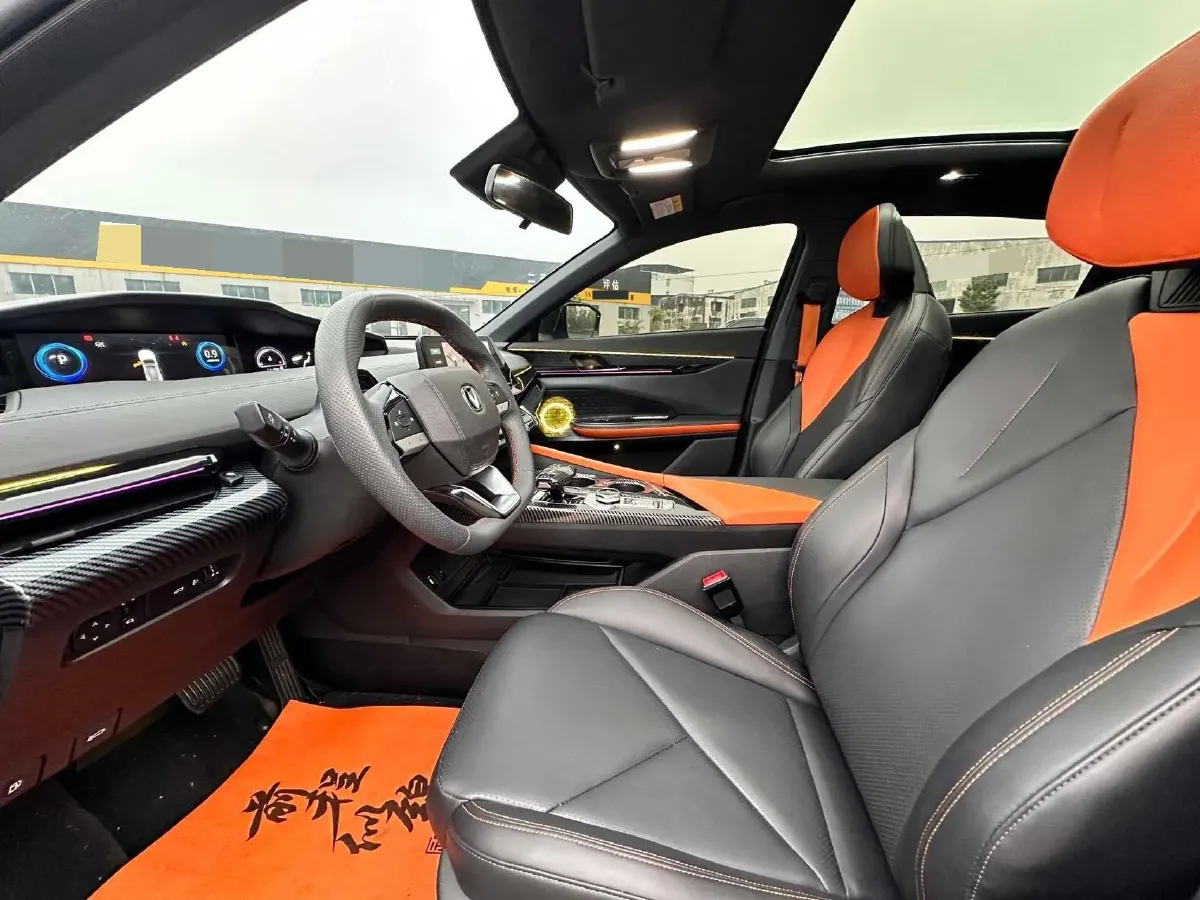 2022 ChangAn UNI-V 1.5T 188HP L4 7DCT,autocango,china used car exporter,china ev exporter,chinese used car exporter,chinese used ev exporter