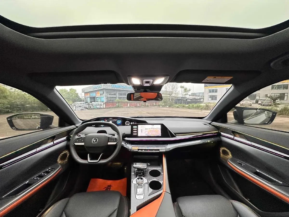 2022 ChangAn UNI-V 1.5T 188HP L4 7DCT,autocango,china used car exporter,china ev exporter,chinese used car exporter,chinese used ev exporter