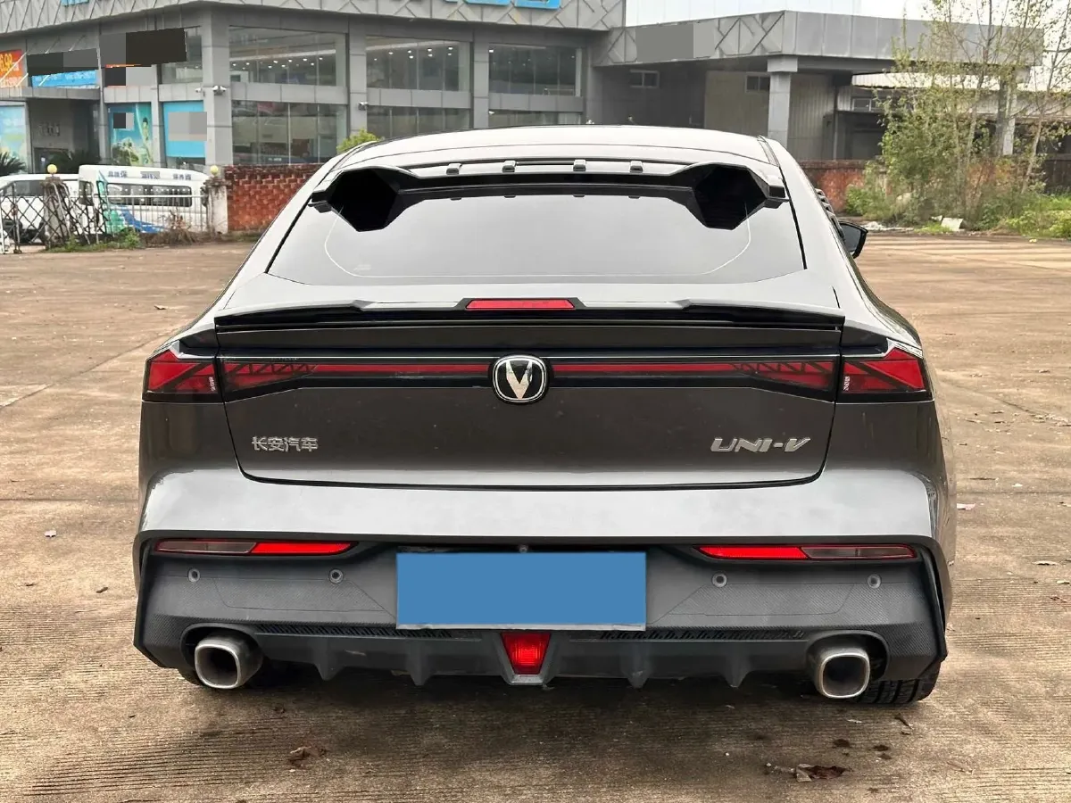 2022 ChangAn UNI-V 1.5T 188HP L4 7DCT,autocango,china used car exporter,china ev exporter,chinese used car exporter,chinese used ev exporter