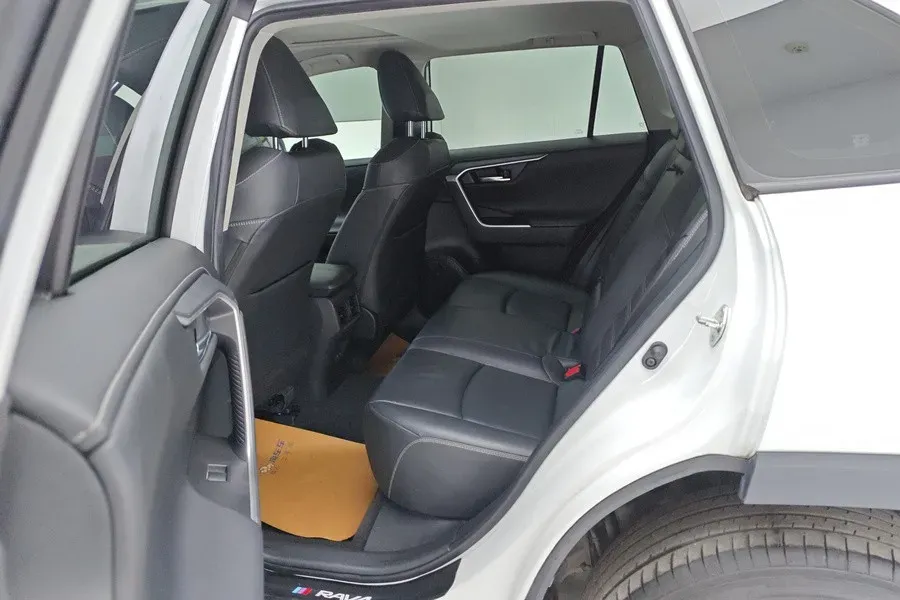 2021 Toyota RAV4 2.0L 171HP L4 CVT,autocango,china used car exporter,china ev exporter,chinese used car exporter,chinese used ev exporter