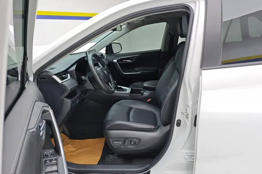 2021 Toyota RAV4 2.0L 171HP L4 CVT,autocango,china used car exporter,china ev exporter,chinese used car exporter,chinese used ev exporter