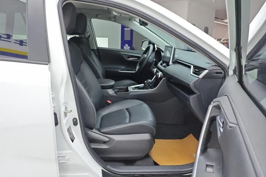 2021 Toyota RAV4 2.0L 171HP L4 CVT,autocango,china used car exporter,china ev exporter,chinese used car exporter,chinese used ev exporter