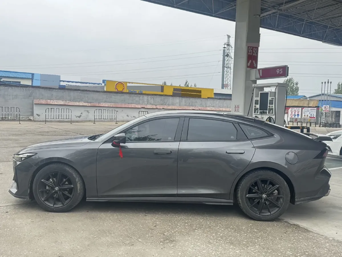 2022 ChangAn UNI-V 1.5T 188HP L4 7DCT,autocango,china used car exporter,china ev exporter,chinese used car exporter,chinese used ev exporter