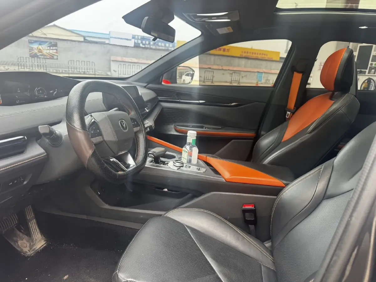 2022 ChangAn UNI-V 1.5T 188HP L4 7DCT,autocango,china used car exporter,china ev exporter,chinese used car exporter,chinese used ev exporter